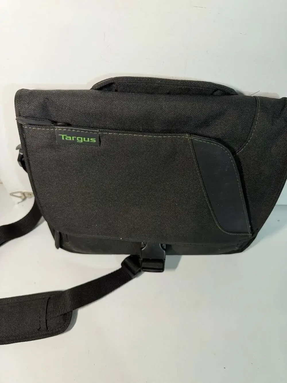 Targus Spruce Mini Messenger Tablet and Netbook Bag